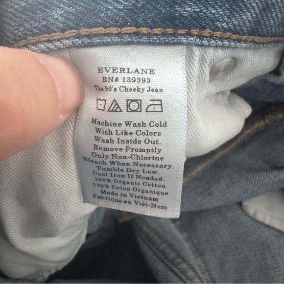 EVERLANE THE 90'S CHEEKY CROP JEANS - 27 - Picture 10 of 15